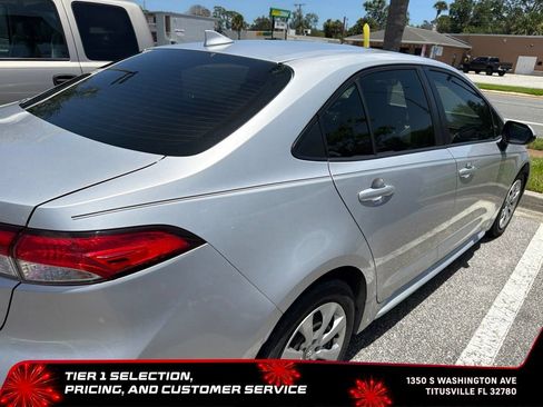 Used 2022 Toyota Corolla LE FWD image 3