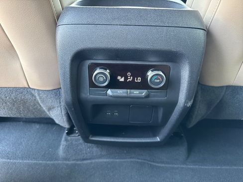Used 2025 Buick Enclave Preferred FWD image 27