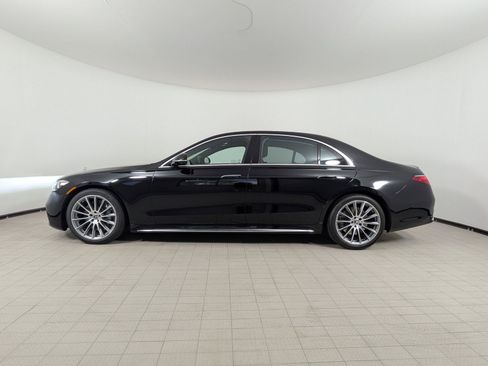 Used 2024 Mercedes-Benz S 580 4MATIC Sedan image 2