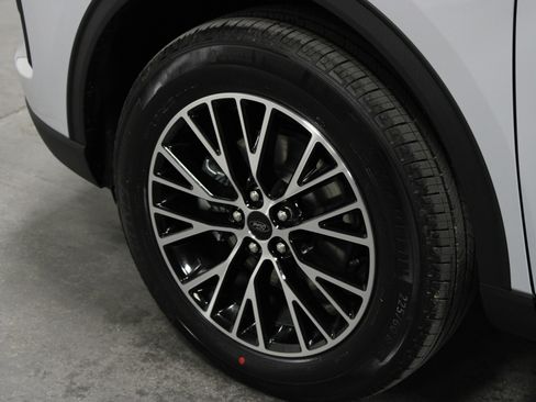 New 2026 Ford Escape SE w/ PHEV Premium Package image 10