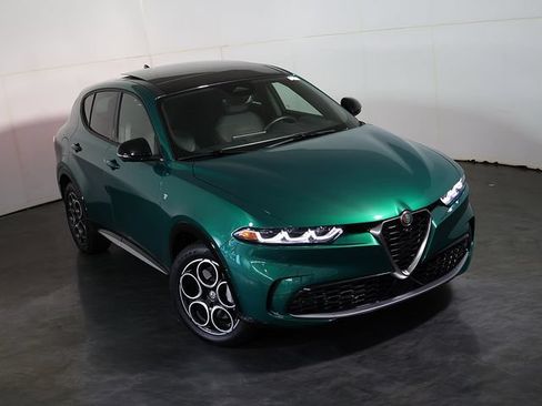 Used 2024 Alfa Romeo Tonale Ti AWD/4WD image 7