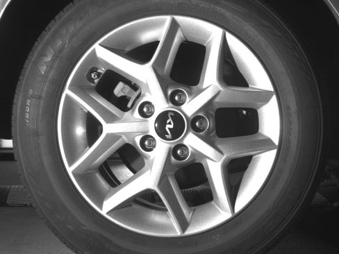 Used 2025 Kia Soul LX w/ LX Technology Package FWD image 15