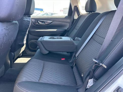 Used 2018 Nissan Rogue S image 12