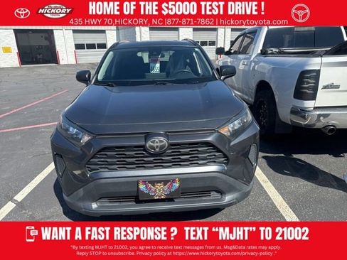 Used 2020 Toyota RAV4 LE AWD/4WD image 1