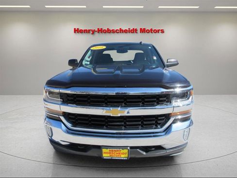 Used 2018 Chevrolet Silverado 1500 LT w/ All Star Edition AWD/4WD image 2