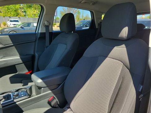 Used 2023 Kia Sportage LX image 16