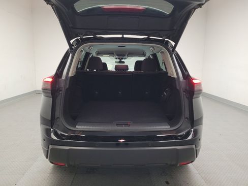 Used 2024 Nissan Rogue SV image 29