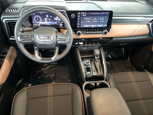 Used 2025 GMC Canyon AT4 image 15