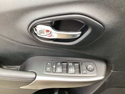 Used 2021 Jeep Cherokee Latitude Lux w/ Trailer Tow Group image 24