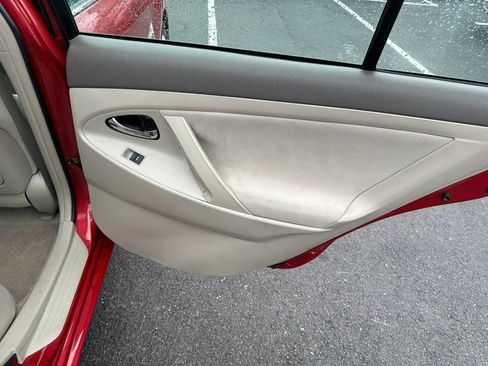 Used 2011 Toyota Camry LE FWD image 20
