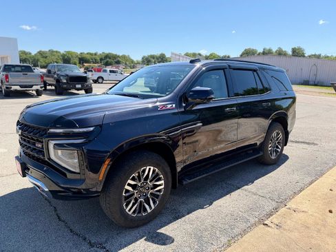 Used 2025 Chevrolet Tahoe Z71 w/ Z71 Off-Road Package AWD/4WD image 6