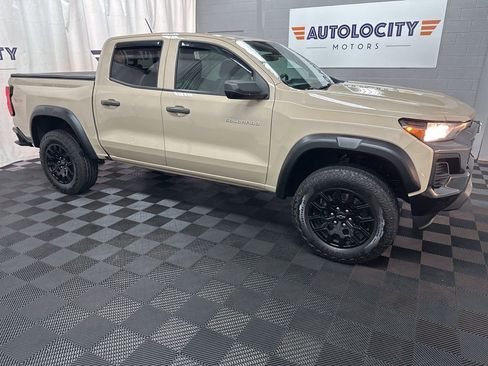 Used 2023 Chevrolet Colorado Trail Boss w/ Advanced Trailering Package AWD/4WD image 2