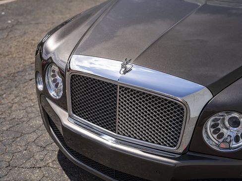 Used 2013 Bentley Mulsanne RWD image 18