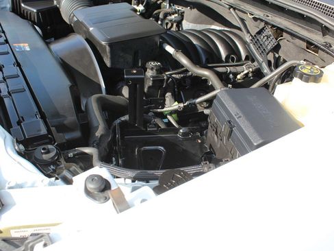 Used 2024 Chevrolet Silverado 2500 LT image 30