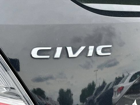 Used 2018 Honda Civic EX image 4