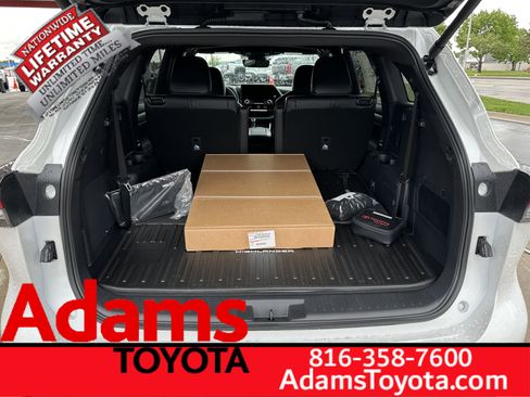 New 2026 Toyota Highlander XSE AWD/4WD image 7