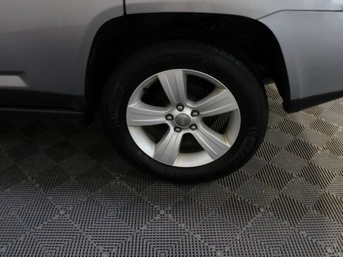 Used 2016 Jeep Compass Latitude image 20