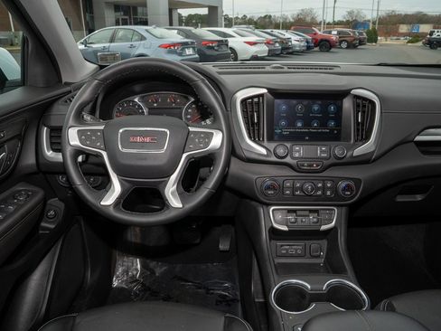 Used 2023 GMC Terrain SLT image 7