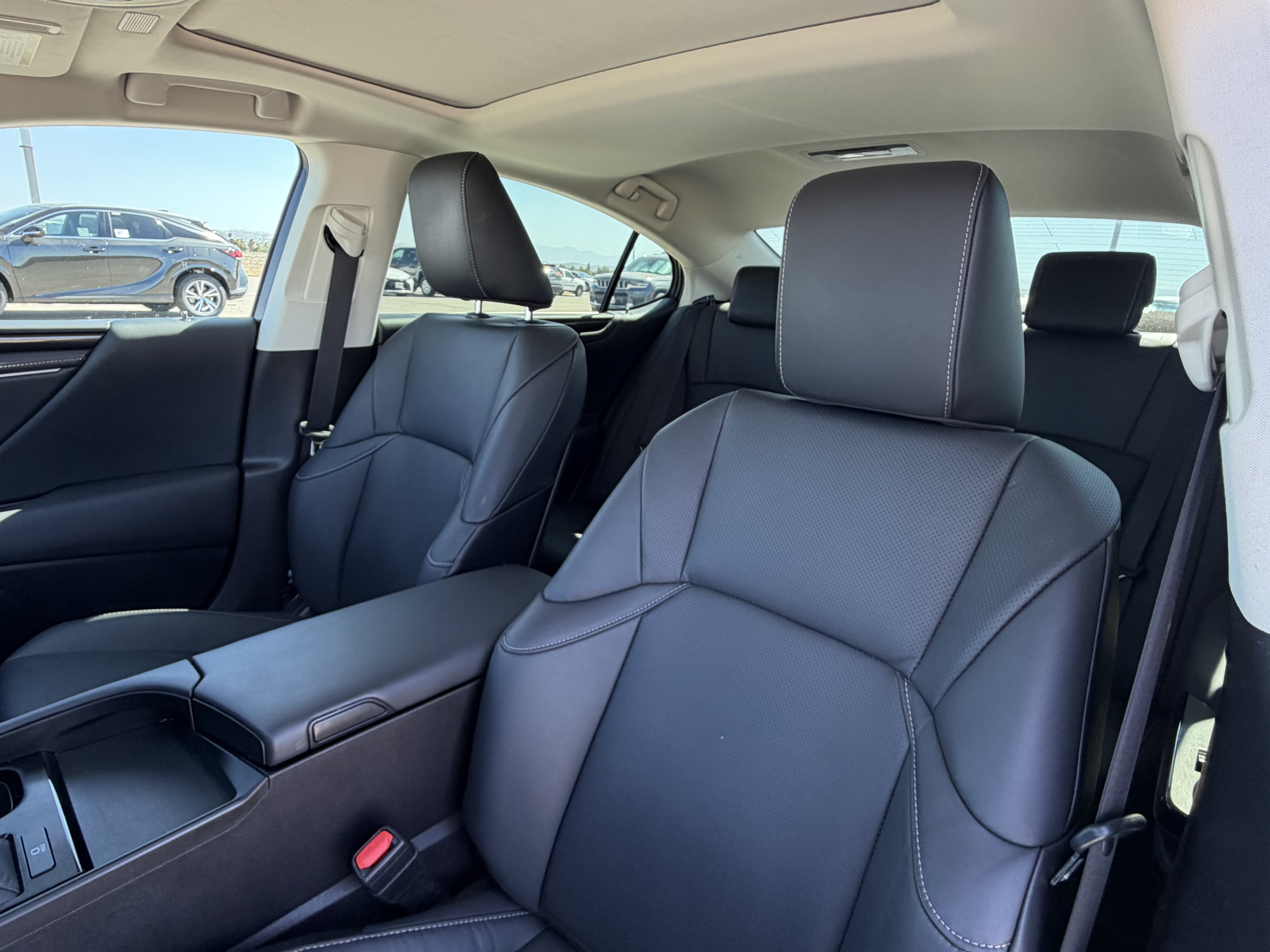 Certified 2025 Lexus ES 350 FWD image 18