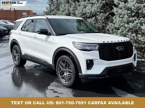 Used 2025 Ford Explorer ST-Line w/ ST-Line Street Pack AWD/4WD image 12