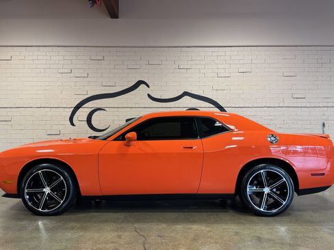 Used 2009 Dodge Challenger R/T w/ Electronics Convenience Group RWD image 10