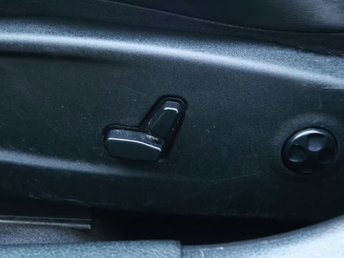 Used 2018 Chrysler 300 S w/ S Model Appearance Package image 22