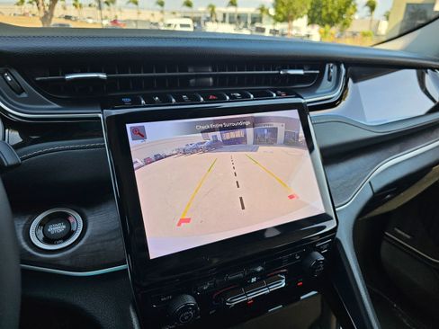 Used 2023 Jeep Grand Cherokee 4WD 4xe image 38