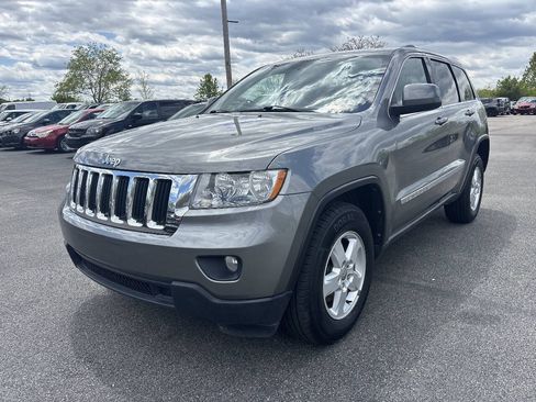Used 2012 Jeep Grand Cherokee Laredo w/ Laredo E Group AWD/4WD image 3