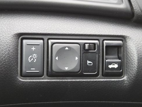 Used 2019 Nissan Sentra S image 29