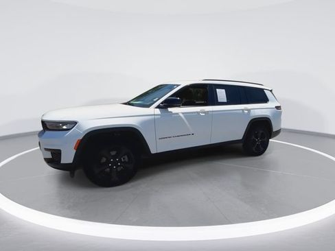 Used 2023 Jeep Grand Cherokee L Laredo AWD/4WD image 5