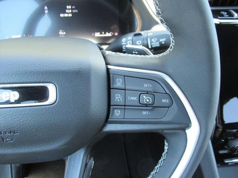 New 2026 Jeep Grand Cherokee L Laredo AWD/4WD image 23