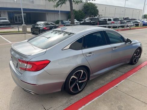Used 2018 Honda Accord Sport image 4