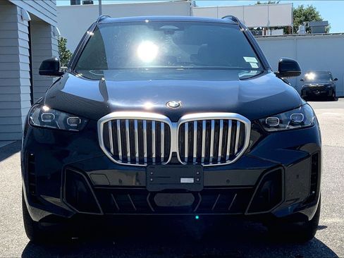 Used 2024 BMW X5 xDrive40i w/ M Sport Package AWD/4WD image 8
