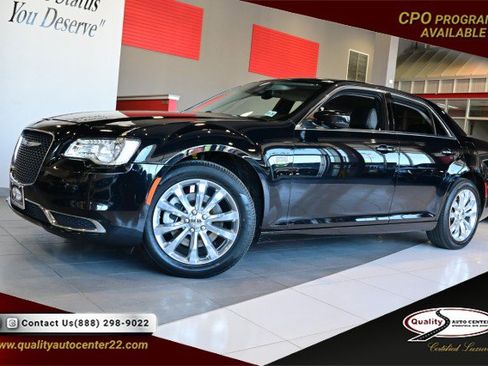 Used 2023 Chrysler 300 Touring AWD/4WD image 1