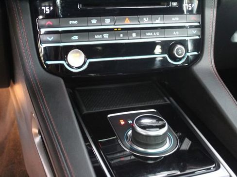 Used 2019 Jaguar F-PACE R-Sport AWD/4WD image 21