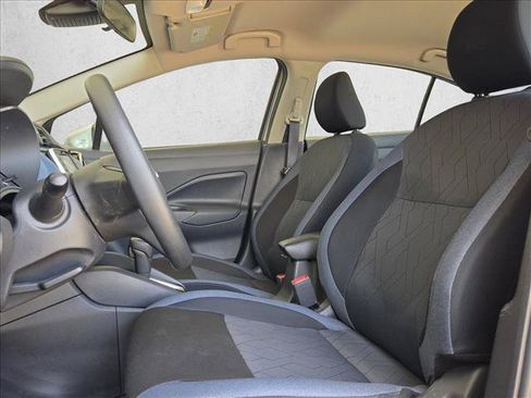 Used 2025 Nissan Versa SV FWD image 11
