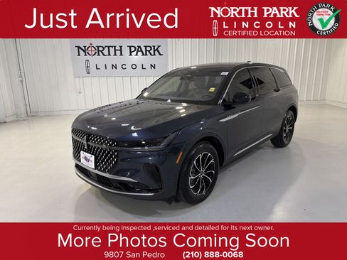 Used 2024 Lincoln Nautilus Premier AWD/4WD image 1