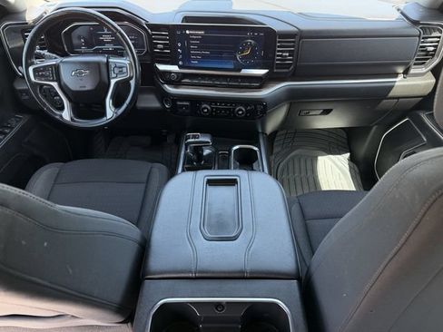 Used 2022 Chevrolet Silverado 1500 RST w/ Z71 Off-Road Package AWD/4WD image 10
