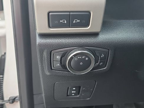 Used 2016 Ford F150 Lariat w/ Equipment Group 502A Luxury AWD/4WD image 10