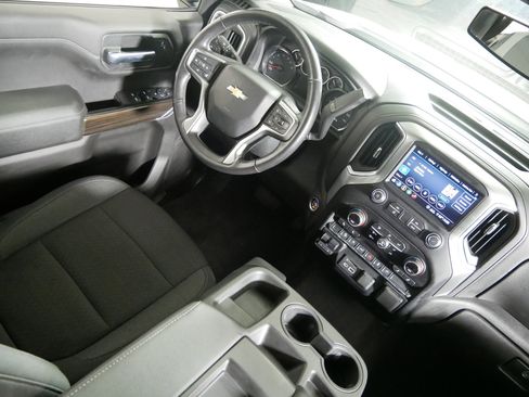 Used 2020 Chevrolet Silverado 1500 LT w/ All-Star Edition image 9