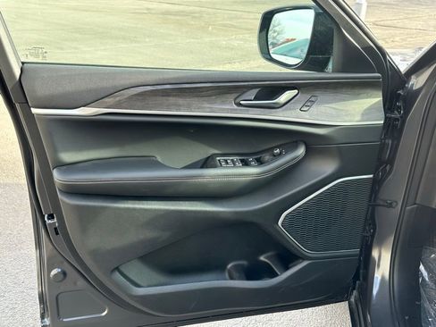 New 2026 Jeep Grand Cherokee Limited w/ Limited Altitude Package image 12