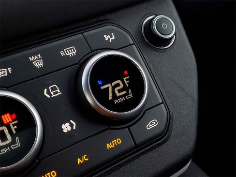 Used 2022 Land Rover Defender 90 X-Dynamic S image 26