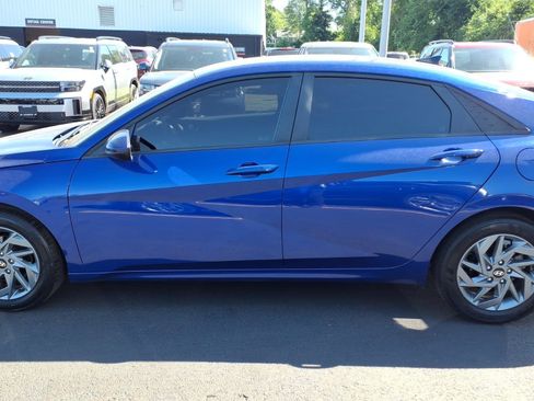 Certified 2024 Hyundai Elantra SEL FWD image 9