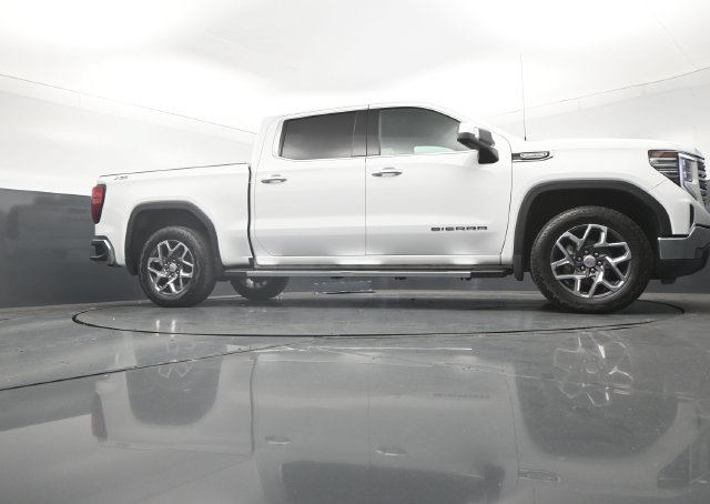 Used 2023 GMC Sierra 1500 SLT w/ SLT Premium Package AWD/4WD image 34