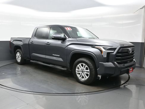 Used 2023 Toyota Tundra SR5 w/ SR5 Premium Package AWD/4WD image 8