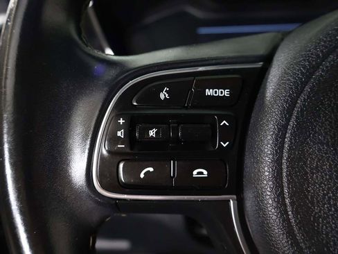 Used 2020 Kia Niro Touring image 44