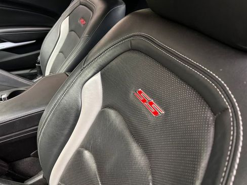 Used 2017 Chevrolet Camaro SS image 16