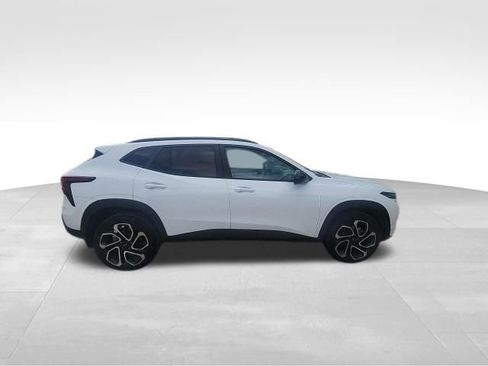 Used 2025 Chevrolet Trax RS w/ Driver Confidence Package image 19