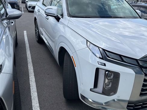 Used 2024 Hyundai Palisade Calligraphy image 2