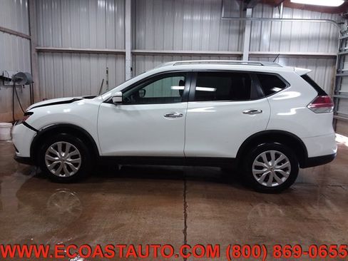 Used 2016 Nissan Rogue S w/ Appearance Package image 3